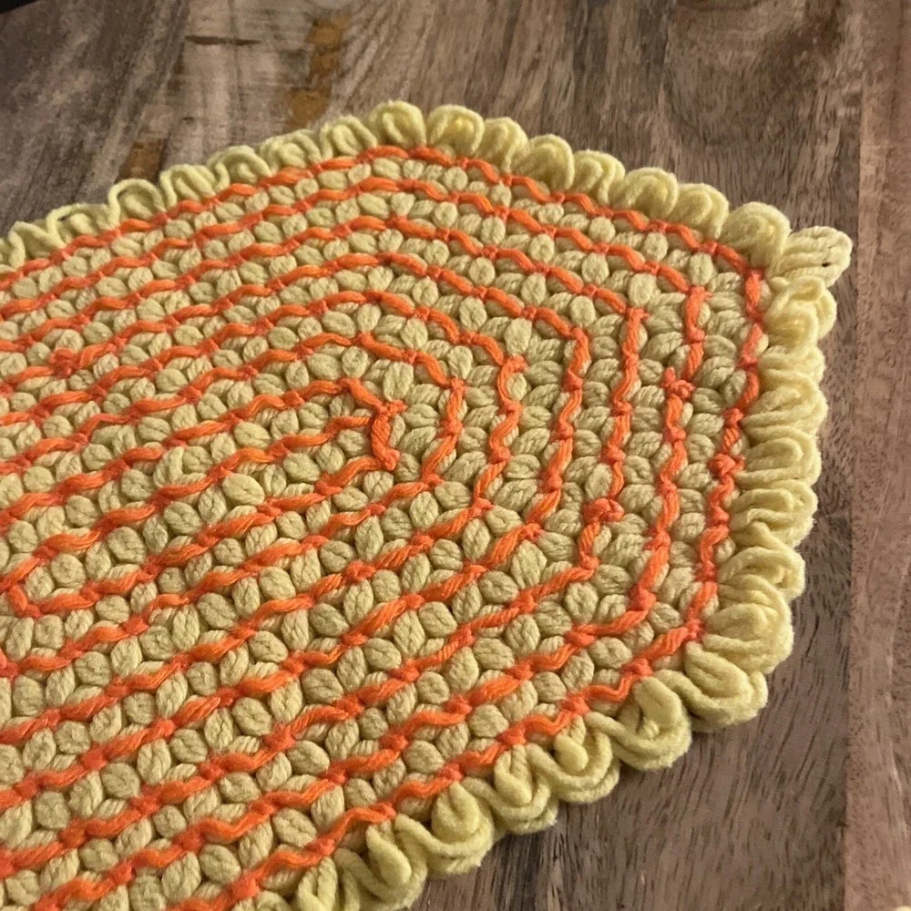 MCM *Mid‎ Century Table PLACEMATS RETRO *Yarn VINTAGE Yellow Orange Boho Hippie